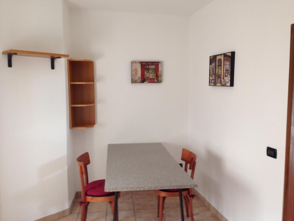 De La Tour Hotel Tirano Cameră foto