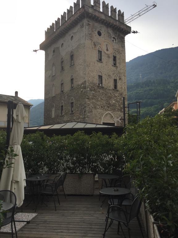De La Tour Hotel Tirano Exterior foto